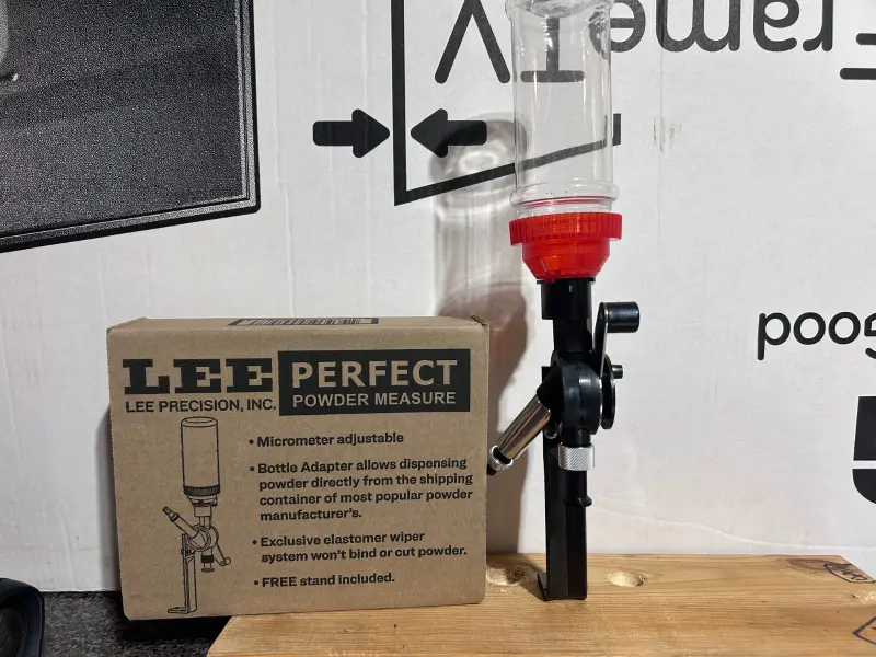 LEE Perfect Powder Measure (with Stand) (Board not included :))