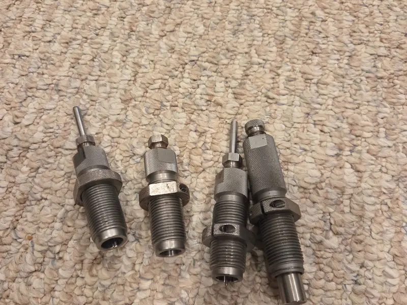 Reloading dies